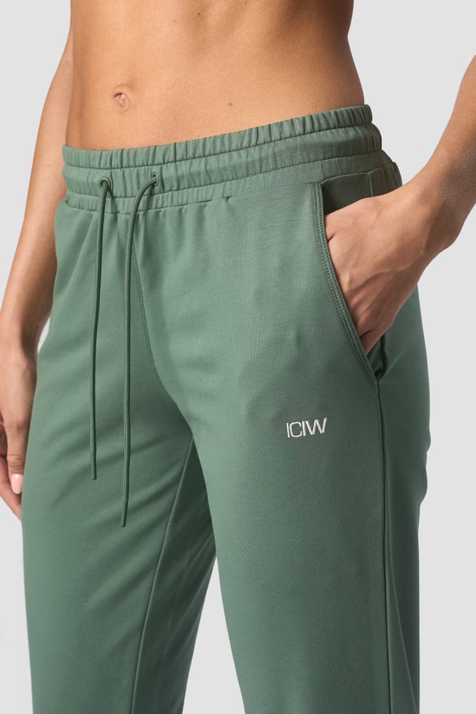 activity pants wmn dark sage green