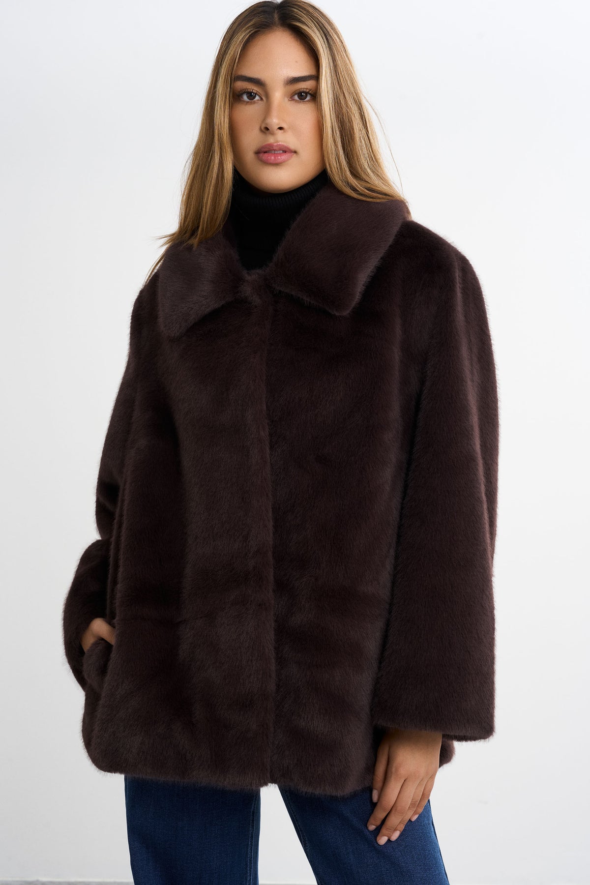 Courchevel Faux Fur -takki