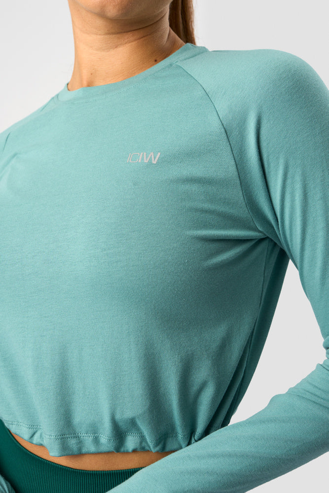 define cropped adjustable long sleeve mineral green