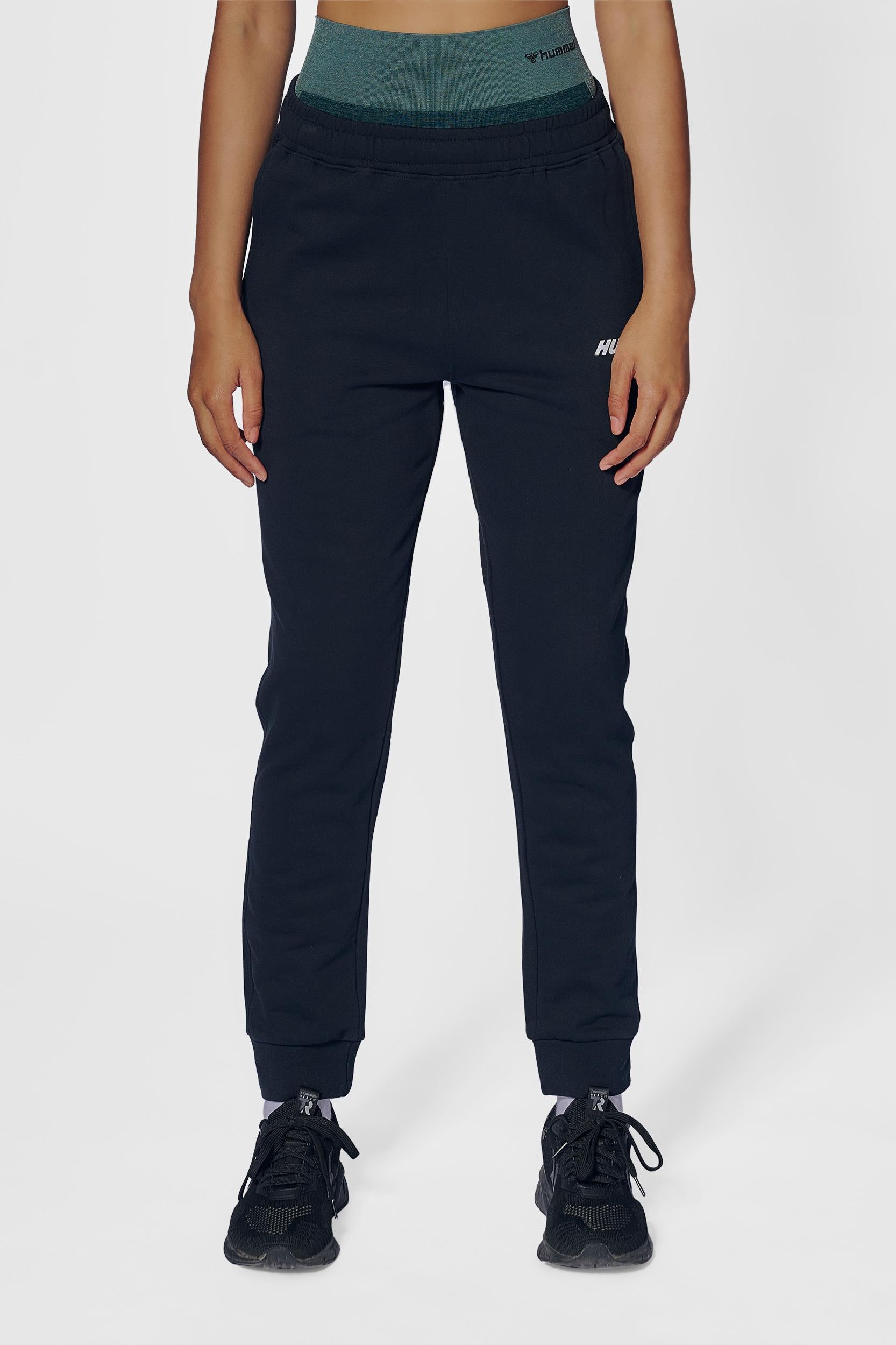 HUMMEL - Hmlelemental Regular Pants Woman - Black