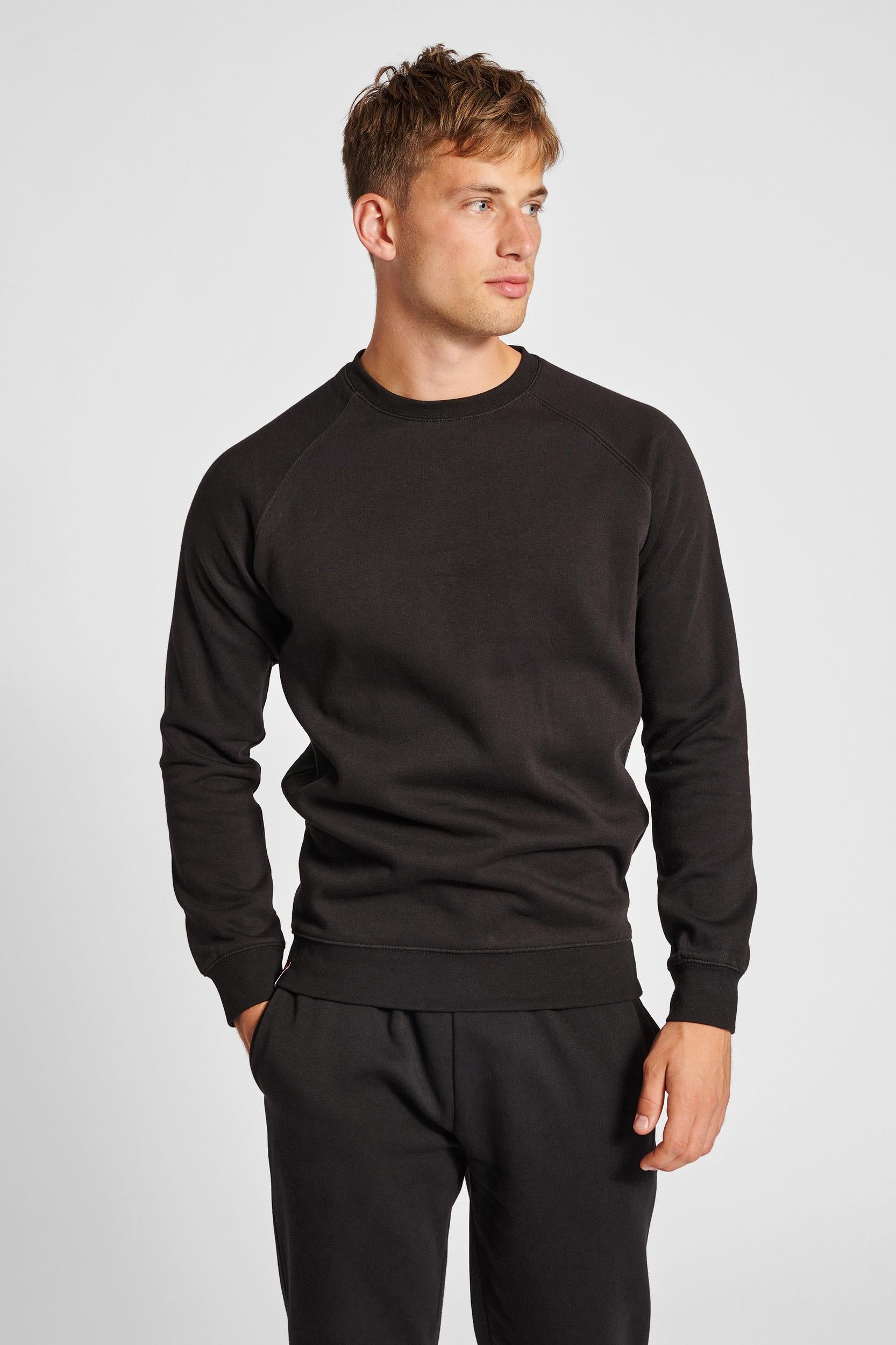 HUMMEL - Hmlred Classic Sweatshirt - Black