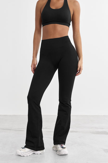Sculpt flared-leggingsit