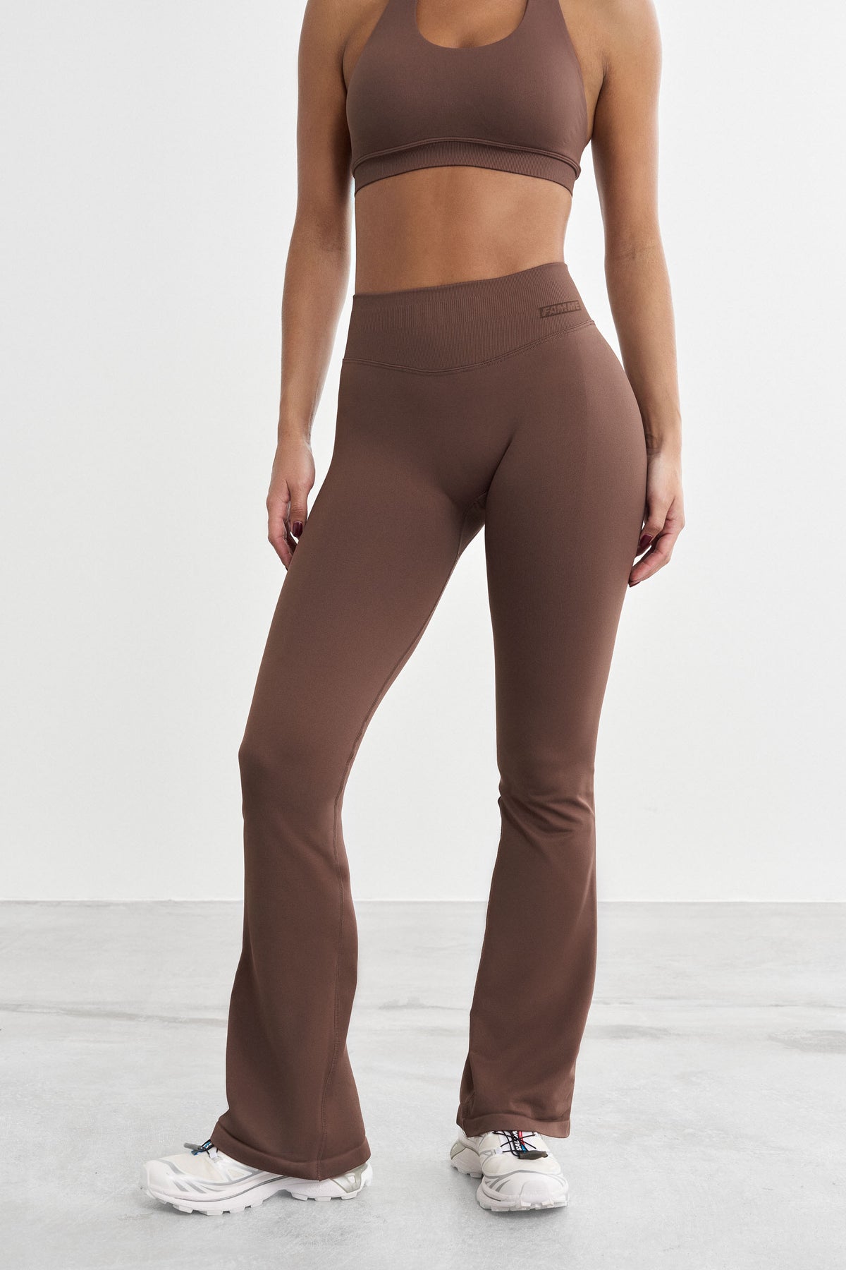Sculpt flared-leggingsit