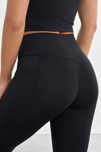 Signature flared-lahkeiset taskuleggingsit